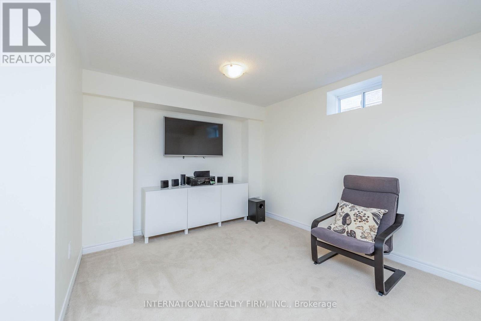 99 Huguenot Road, Oakville, Ontario  L6H 0M3 - Photo 22 - W12873426