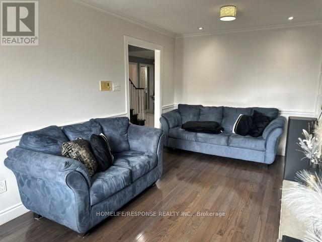 16 Cochrane Avenue, Brampton (Heart Lake East), Ontario  L6Z 4J4 - Photo 12 - W12873446