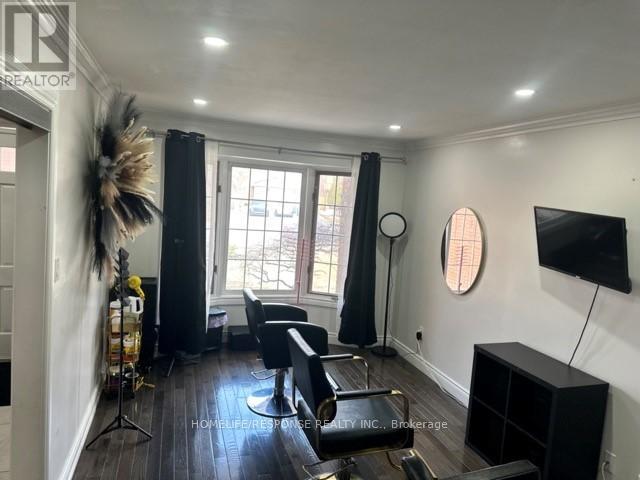 16 Cochrane Avenue, Brampton (Heart Lake East), Ontario  L6Z 4J4 - Photo 15 - W12873446