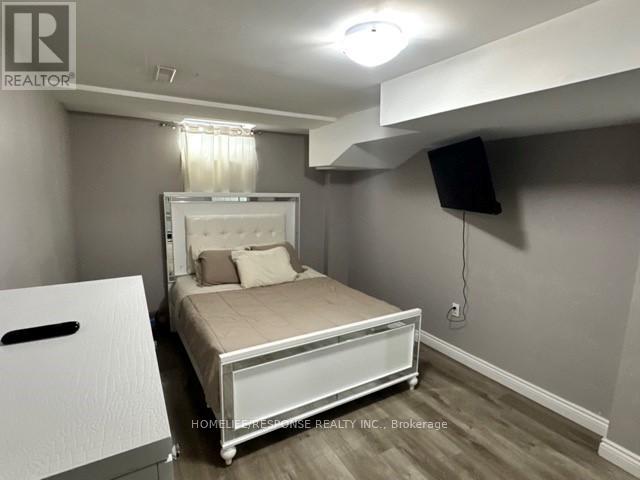 16 Cochrane Avenue, Brampton (Heart Lake East), Ontario  L6Z 4J4 - Photo 35 - W12873446