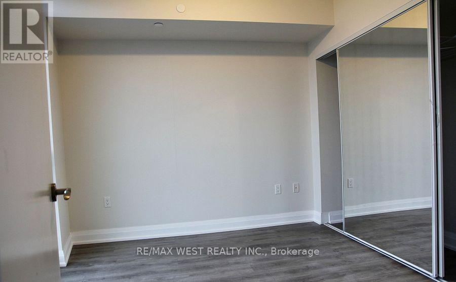 1110 - 9 Valhalla Inn Road, Toronto, Ontario  M9B 0B2 - Photo 4 - W12873450