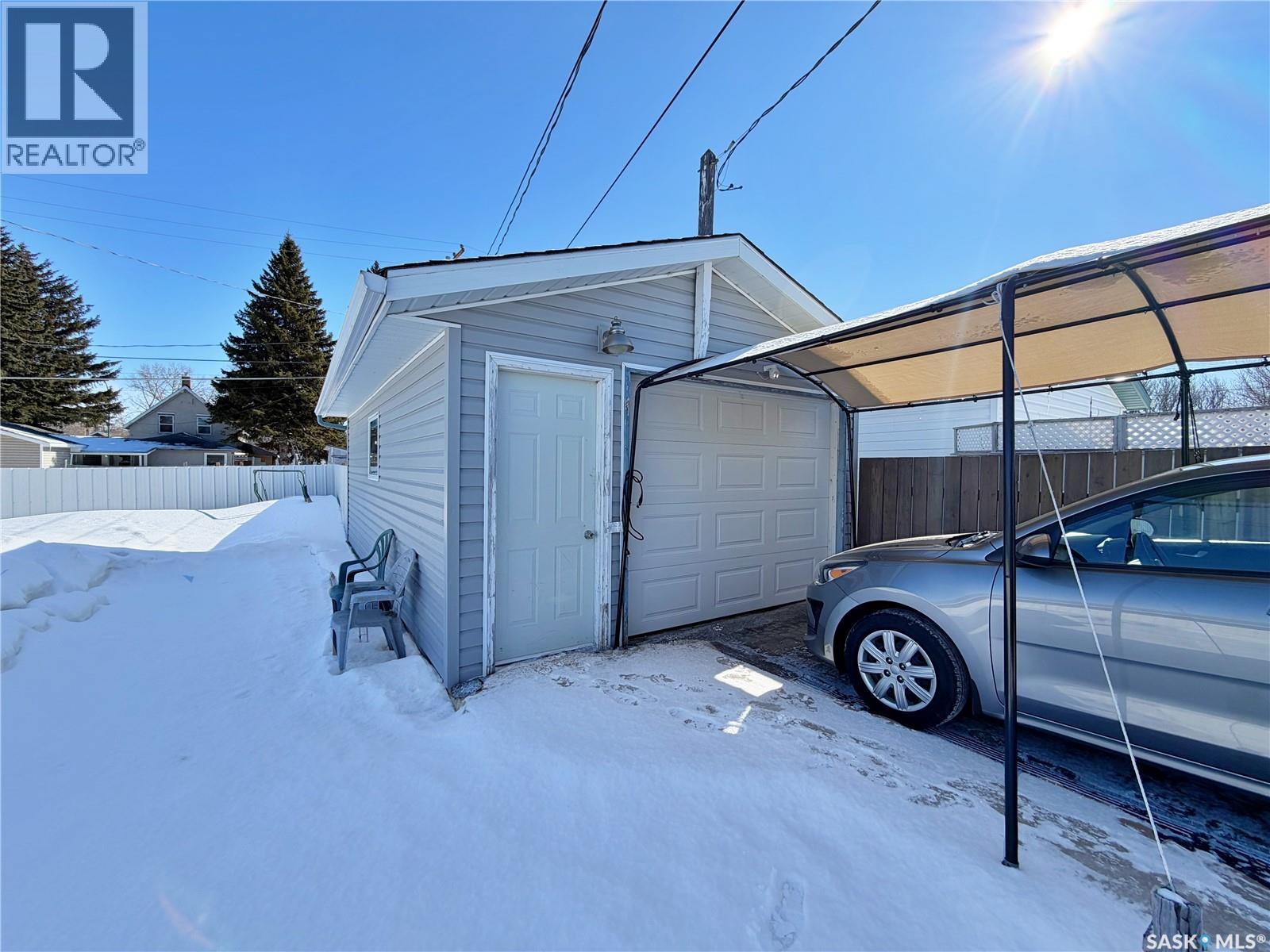 811 Willow Street, Moosomin, Saskatchewan  S0G 3N0 - Photo 2 - SK030189