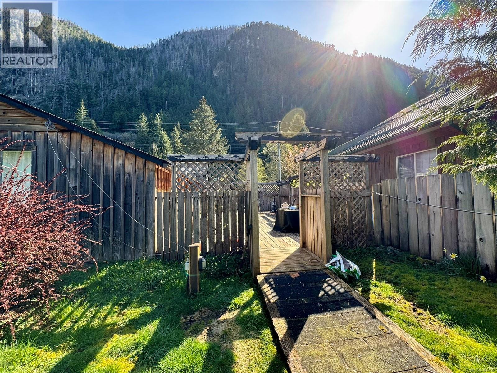 123 Maquinna Ave, Zeballos, British Columbia  V0P 2A0 - Photo 22 - 996577