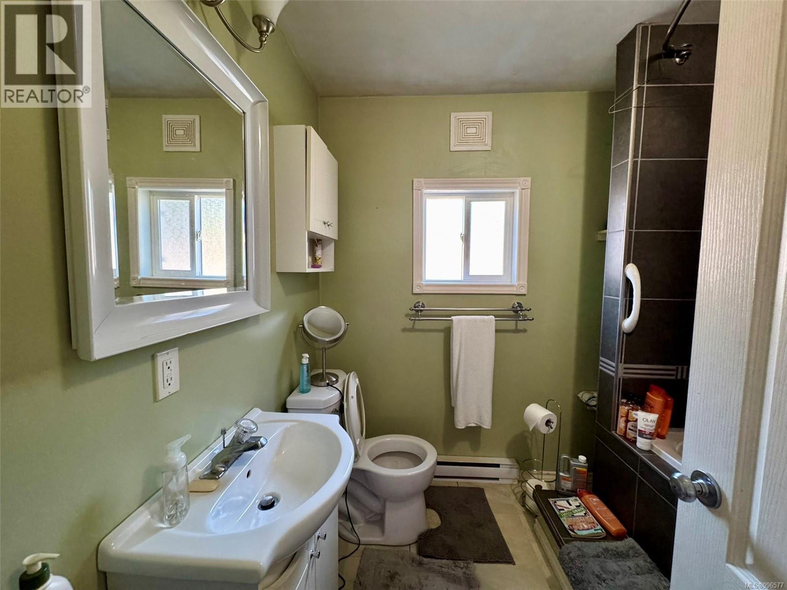 123 Maquinna Ave, Zeballos, British Columbia  V0P 2A0 - Photo 17 - 996577