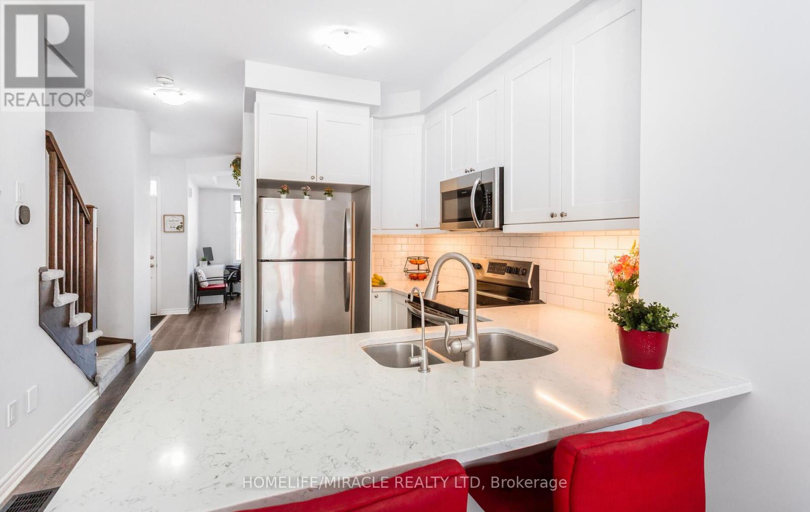 301 Equestrian Way, Cambridge, Ontario  N3E 0C7 - Photo 14 - X12873384