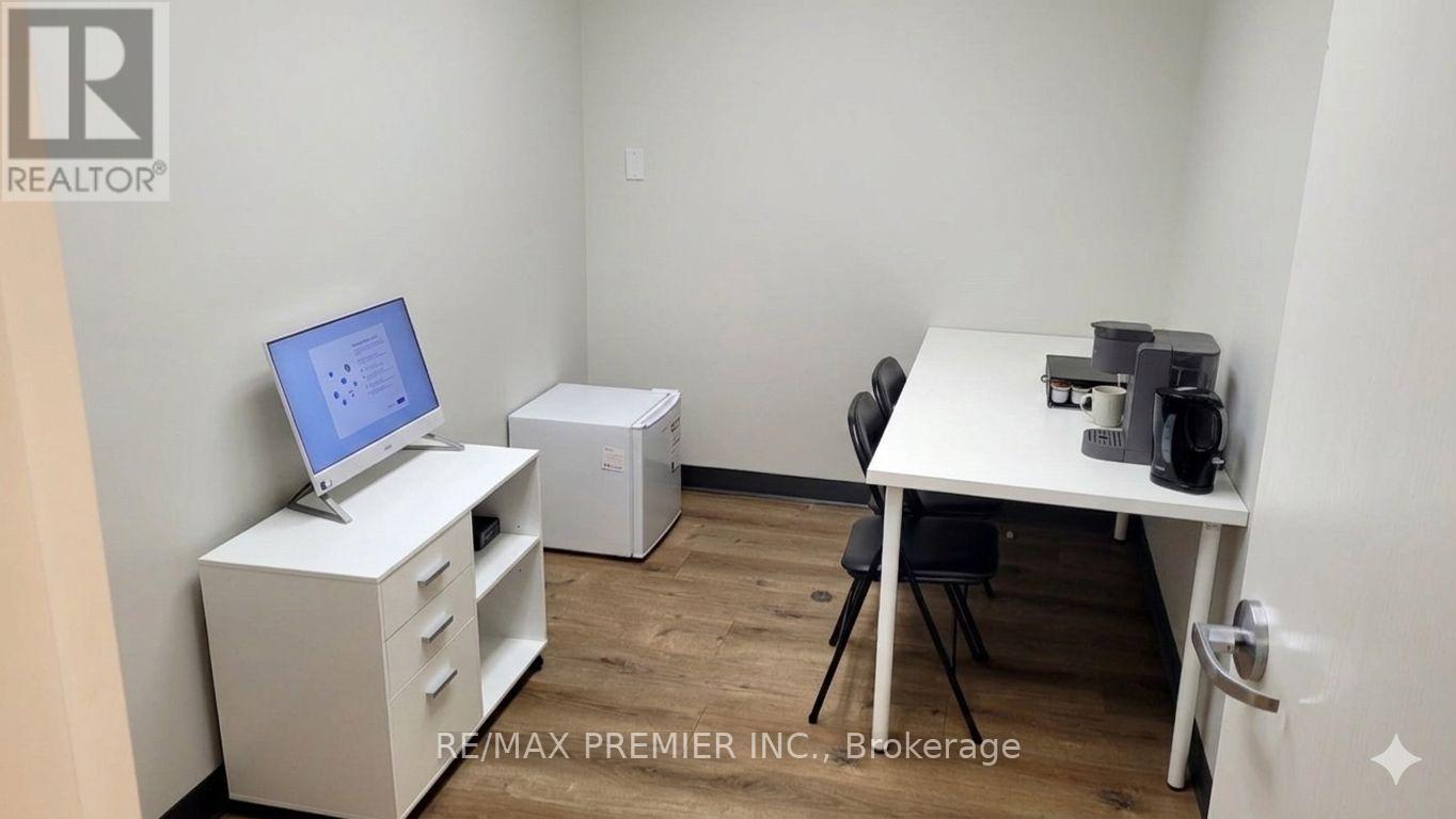 8-D - 715 Coronation Boulevard, Cambridge, Ontario  N1R 7R1 - Photo 12 - X12873436