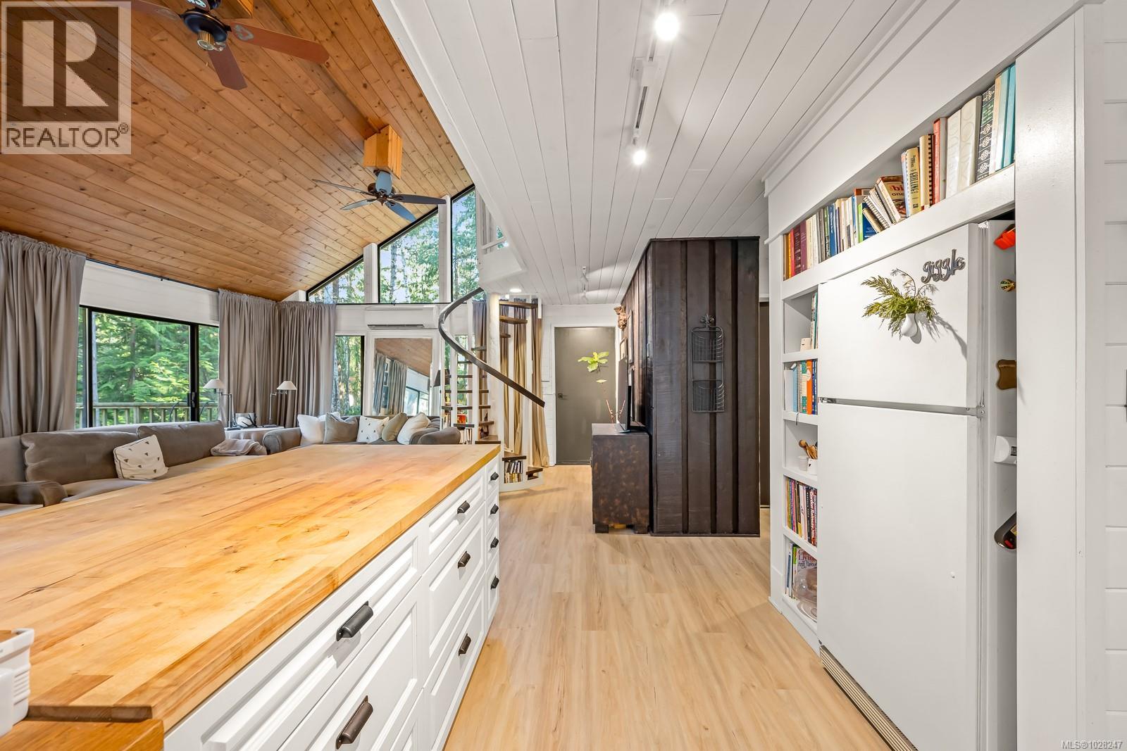 3480 Brigantine Cres, Hornby Island, British Columbia  V0R 1Z0 - Photo 5 - 1028247