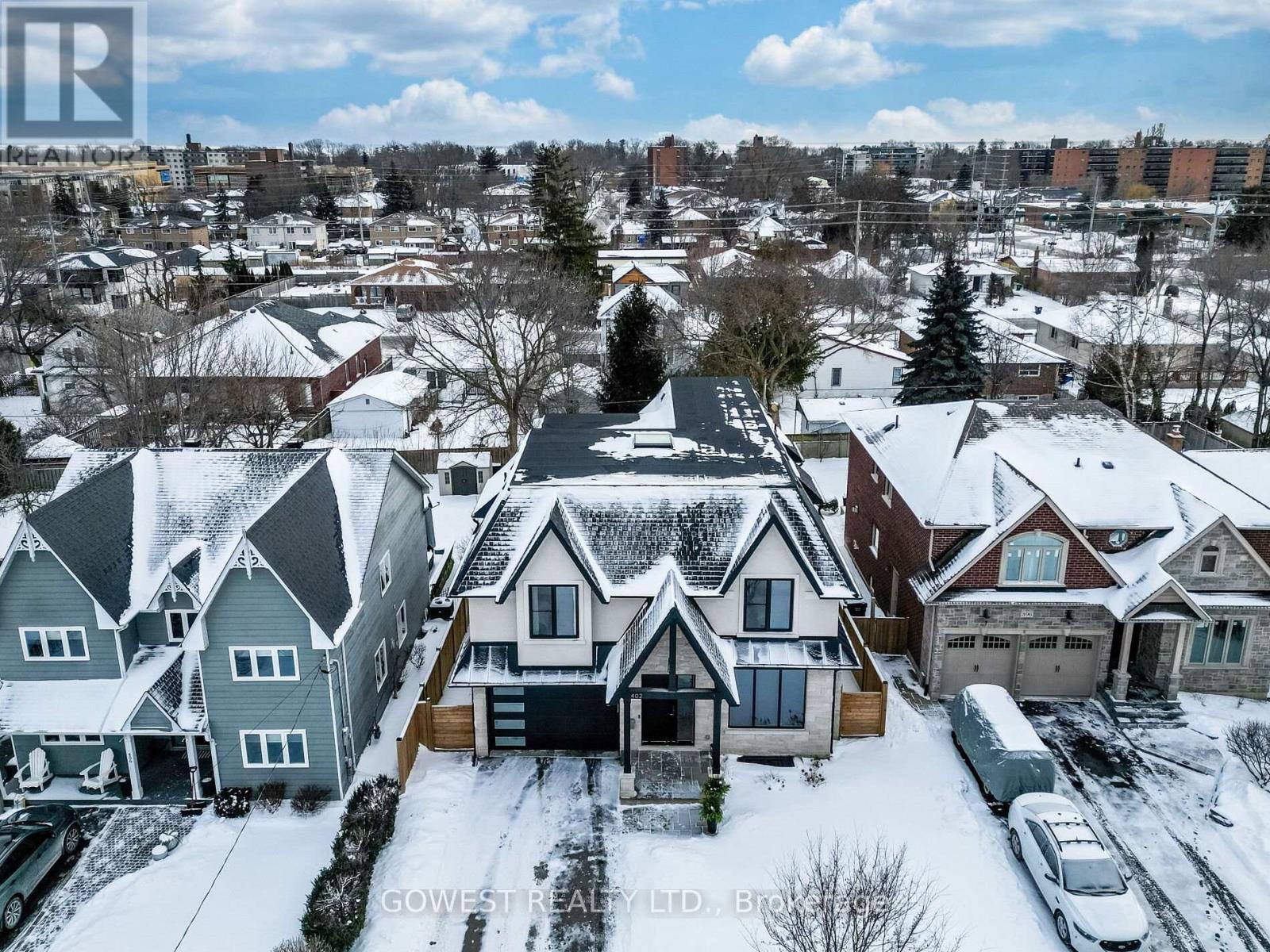 402 Niar Avenue, Mississauga, Ontario  L5G 1W3 - Photo 3 - W12728338