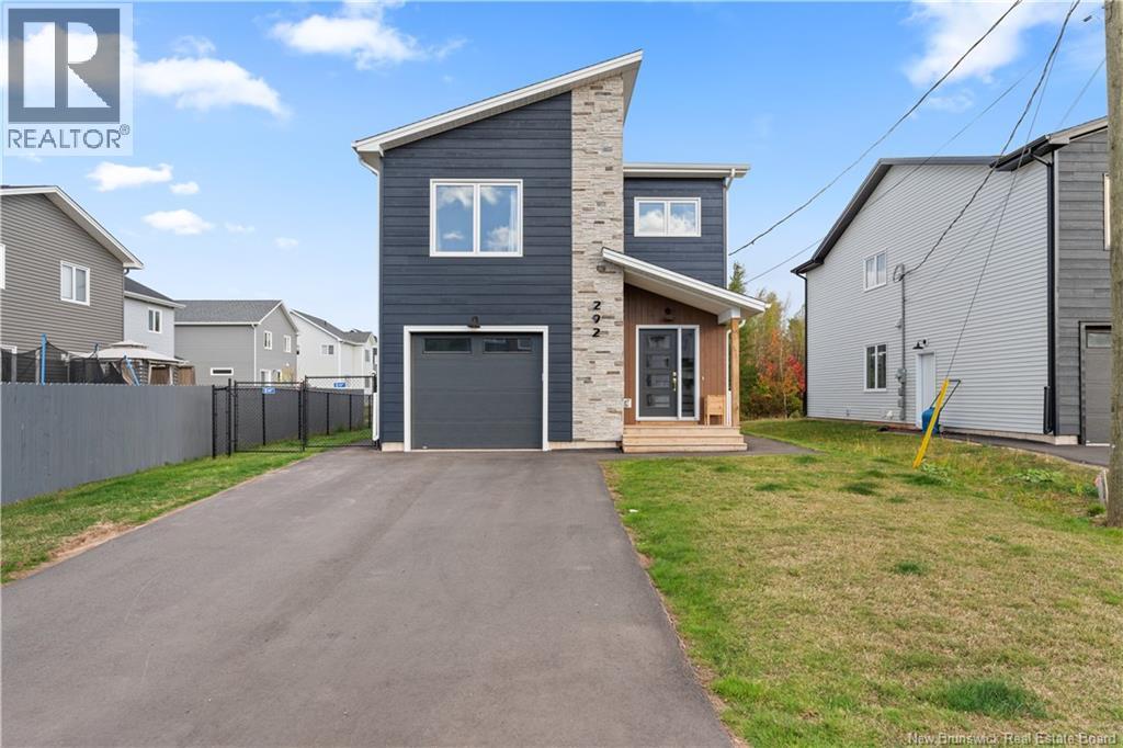 292 Falcon Drive, Moncton, New Brunswick  E1G 6J6 - Photo 2 - NB131888