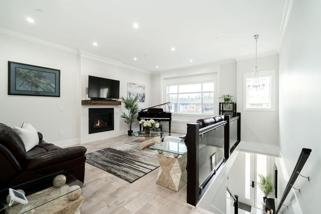 33926 Tooley Place, Mission, British Columbia  V2V 0G5 - Photo 4 - R3098754