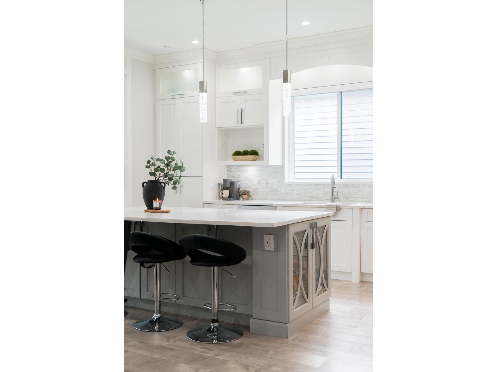 33926 Tooley Place, Mission, British Columbia  V2V 0G5 - Photo 10 - R3098754