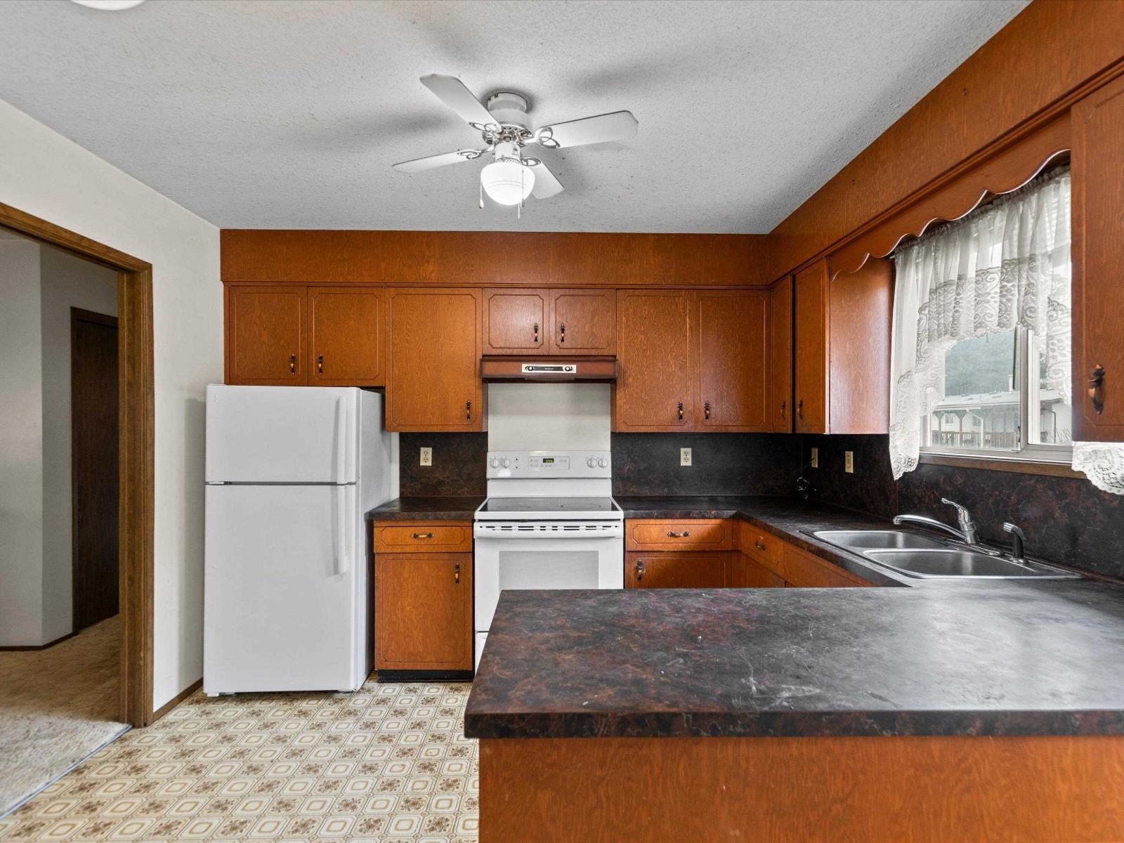 45240 Trutch Avenue, Chilliwack Proper West, Chilliwack, British Columbia  V2P 6V6 - Photo 11 - R3098908