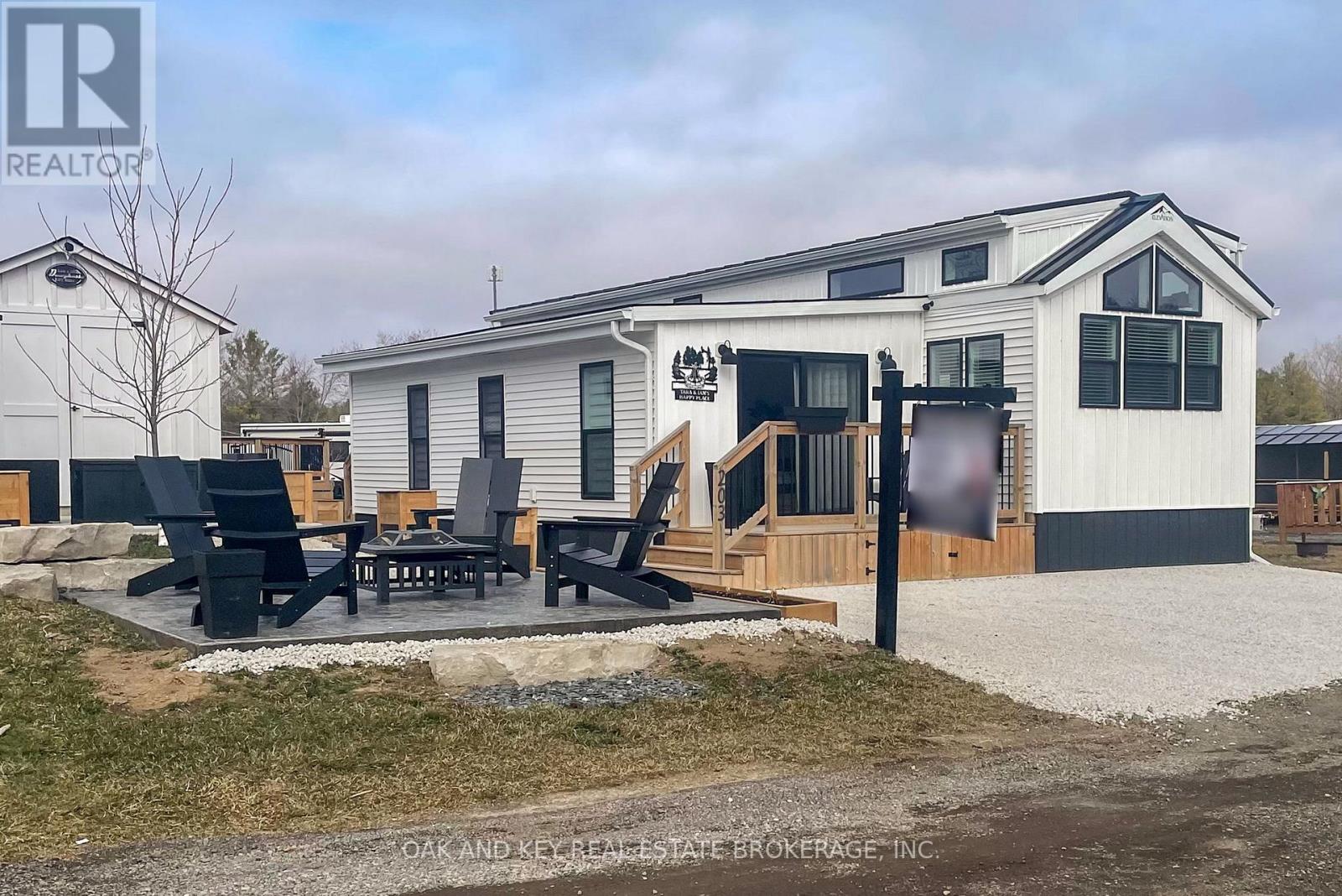 203 - 4838 Switzer Drive, Southwest Middlesex, Ontario  N0L 1A0 - Photo 4 - X12873476