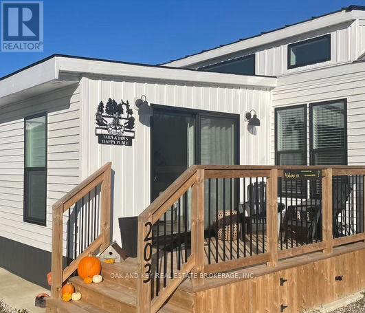 203 - 4838 Switzer Drive, Southwest Middlesex, Ontario  N0L 1A0 - Photo 41 - X12873476