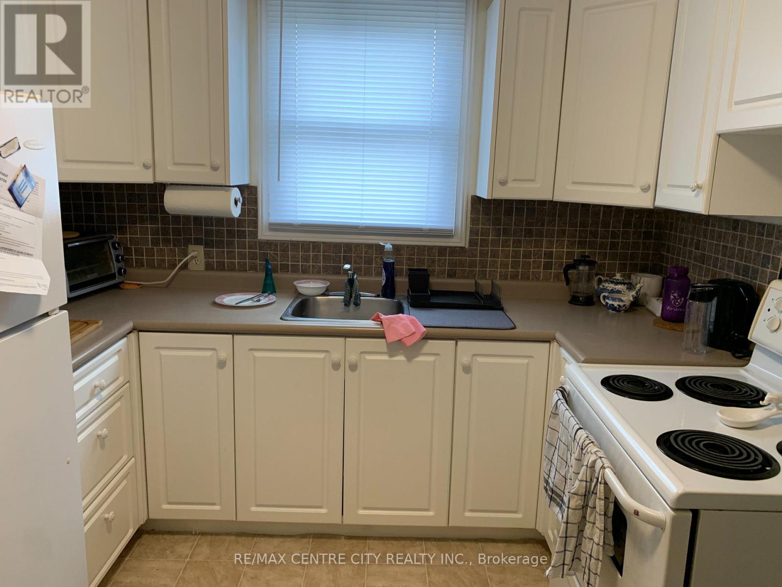 31 Langarth Street, London South, Ontario  N6J 1P3 - Photo 3 - X12873496