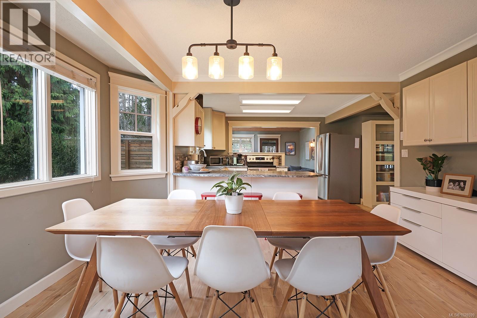 3775 Roy Creek Rd, Royston, British Columbia  V0R 2V0 - Photo 1 - 1028599