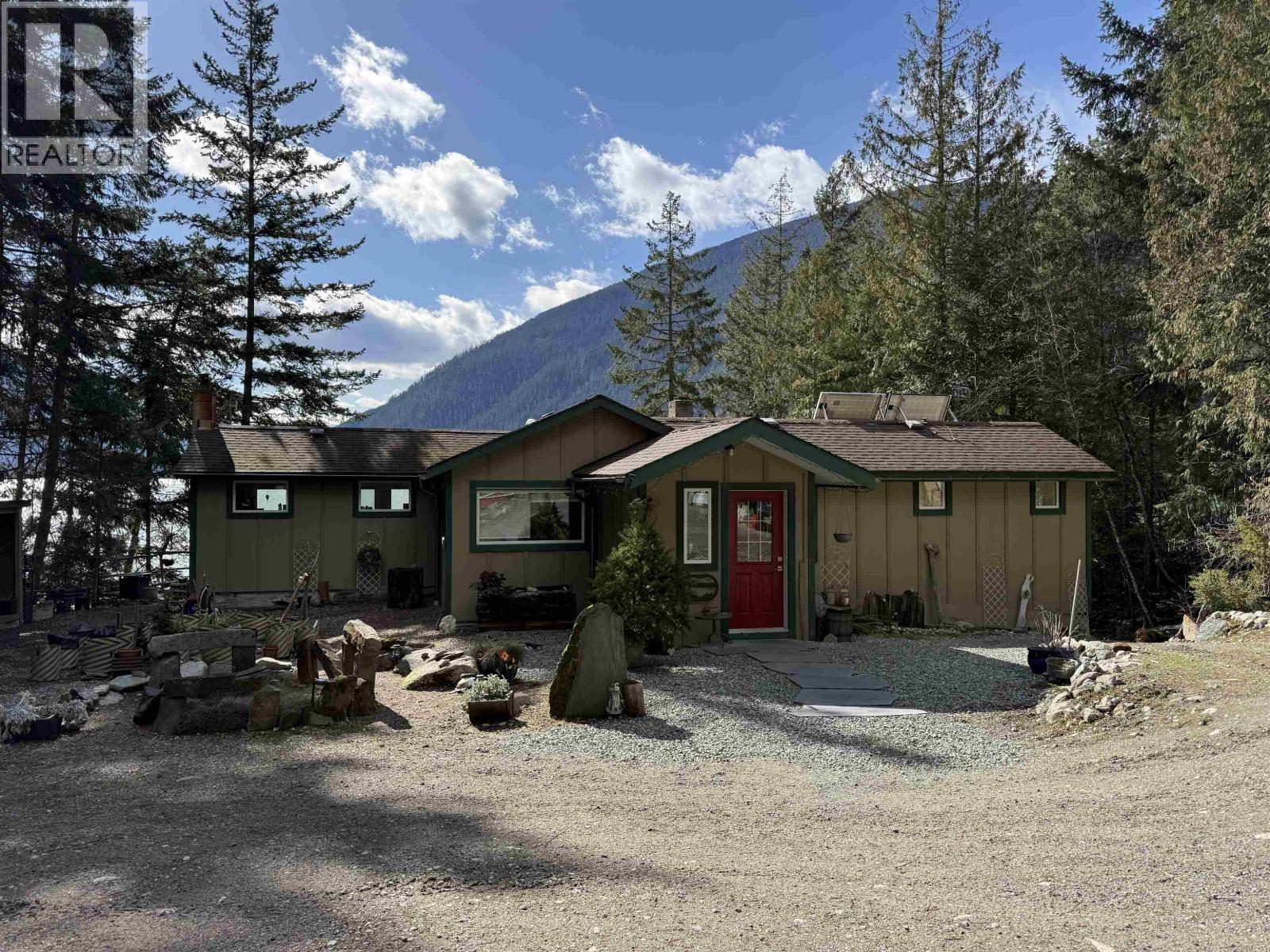 10484 IN-SHUCK-CH FOREST SERVICE ROAD, mount currie, British Columbia