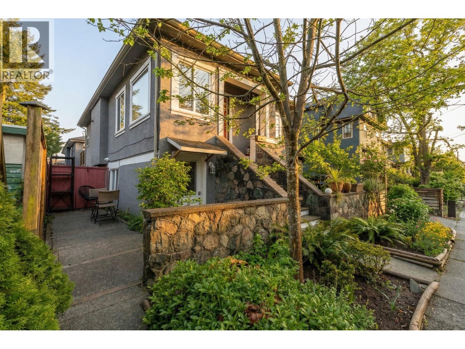 2156 E Pender Street, Vancouver, British Columbia  V5L 1X2 - Photo 2 - R3098984