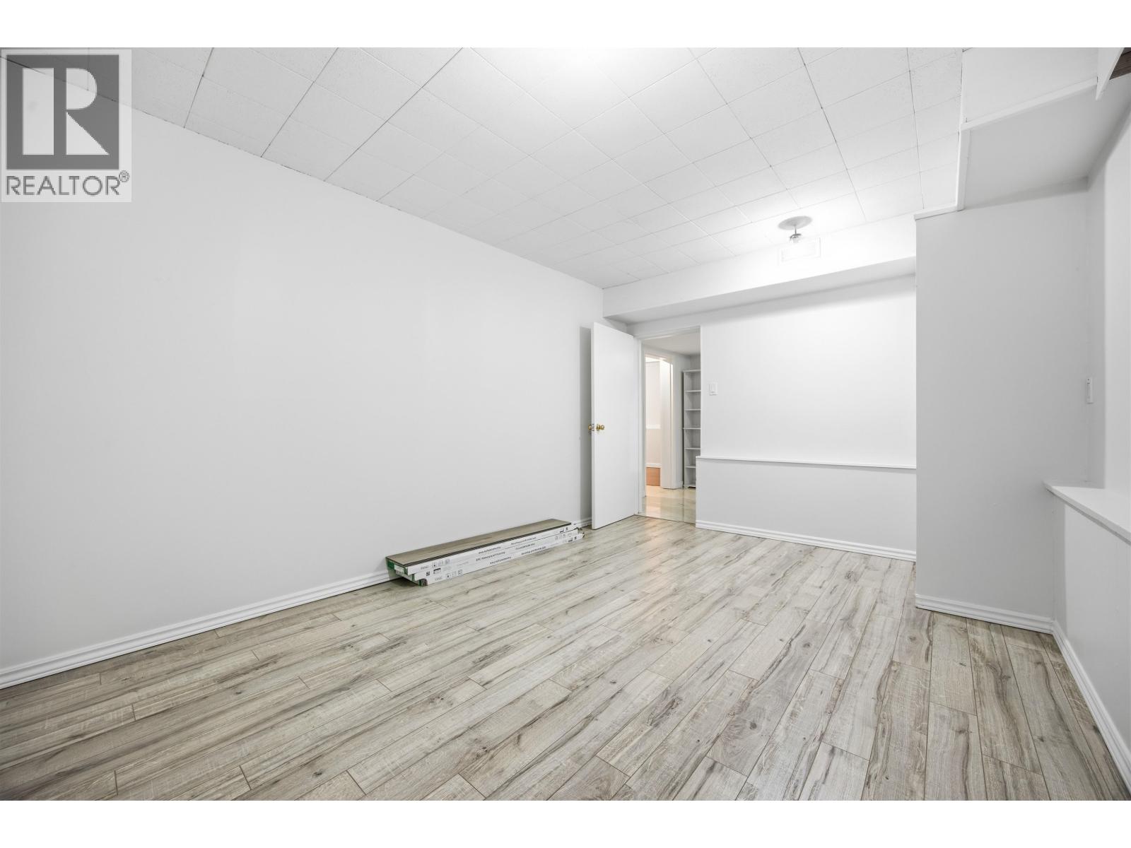 Upper & Lower 1106 Duthie Avenue, Burnaby, British Columbia  V5A 2R4 - Photo 19 - R3098960