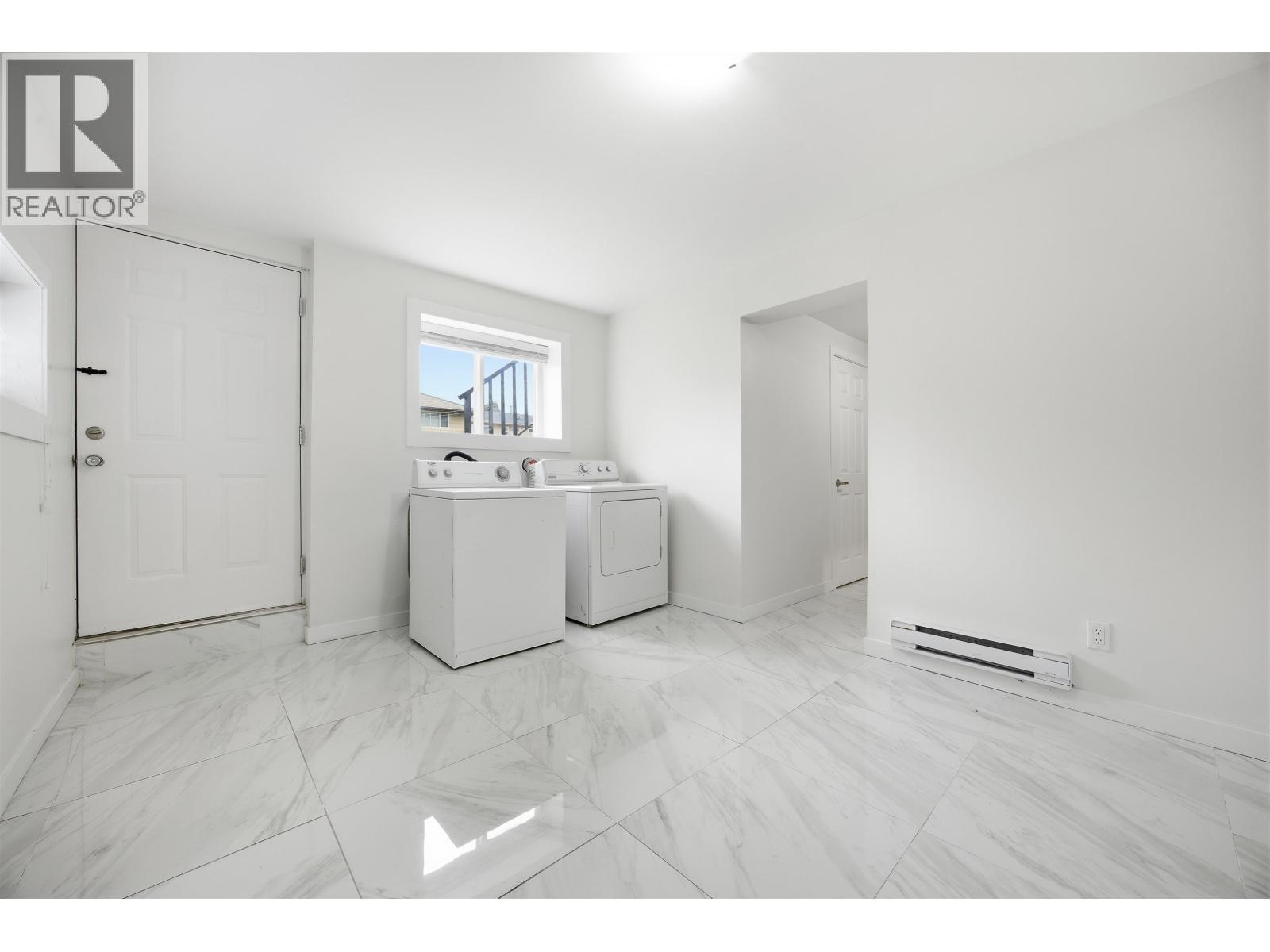 Upper & Lower 1106 Duthie Avenue, Burnaby, British Columbia  V5A 2R4 - Photo 23 - R3098960