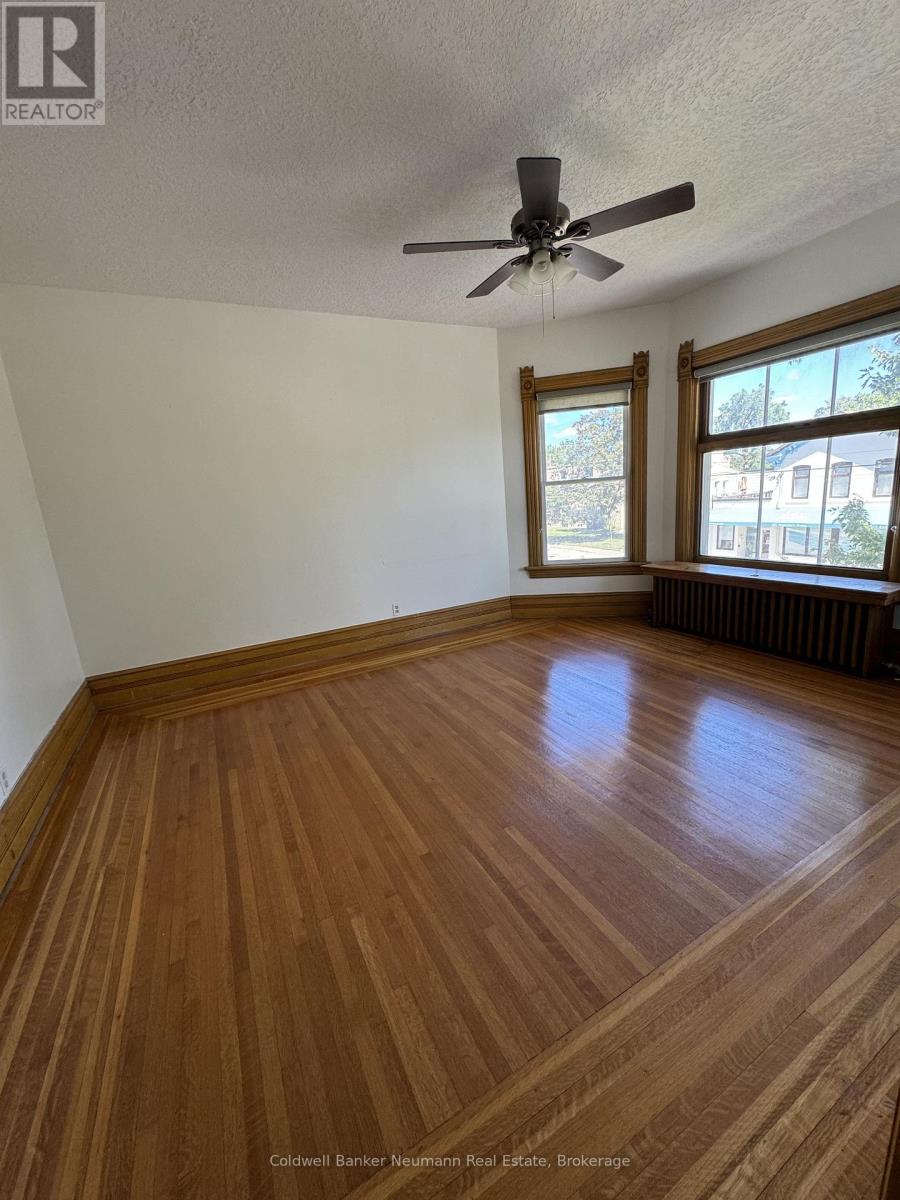 Upper - 376 Woolwich Street, Guelph (Exhibition Park), Ontario  N1H 3W7 - Photo 20 - X12873478