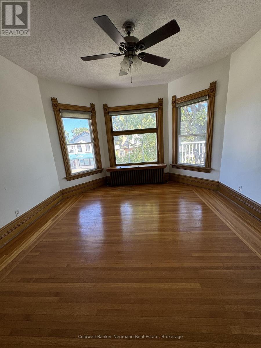 Upper - 376 Woolwich Street, Guelph (Exhibition Park), Ontario  N1H 3W7 - Photo 21 - X12873478