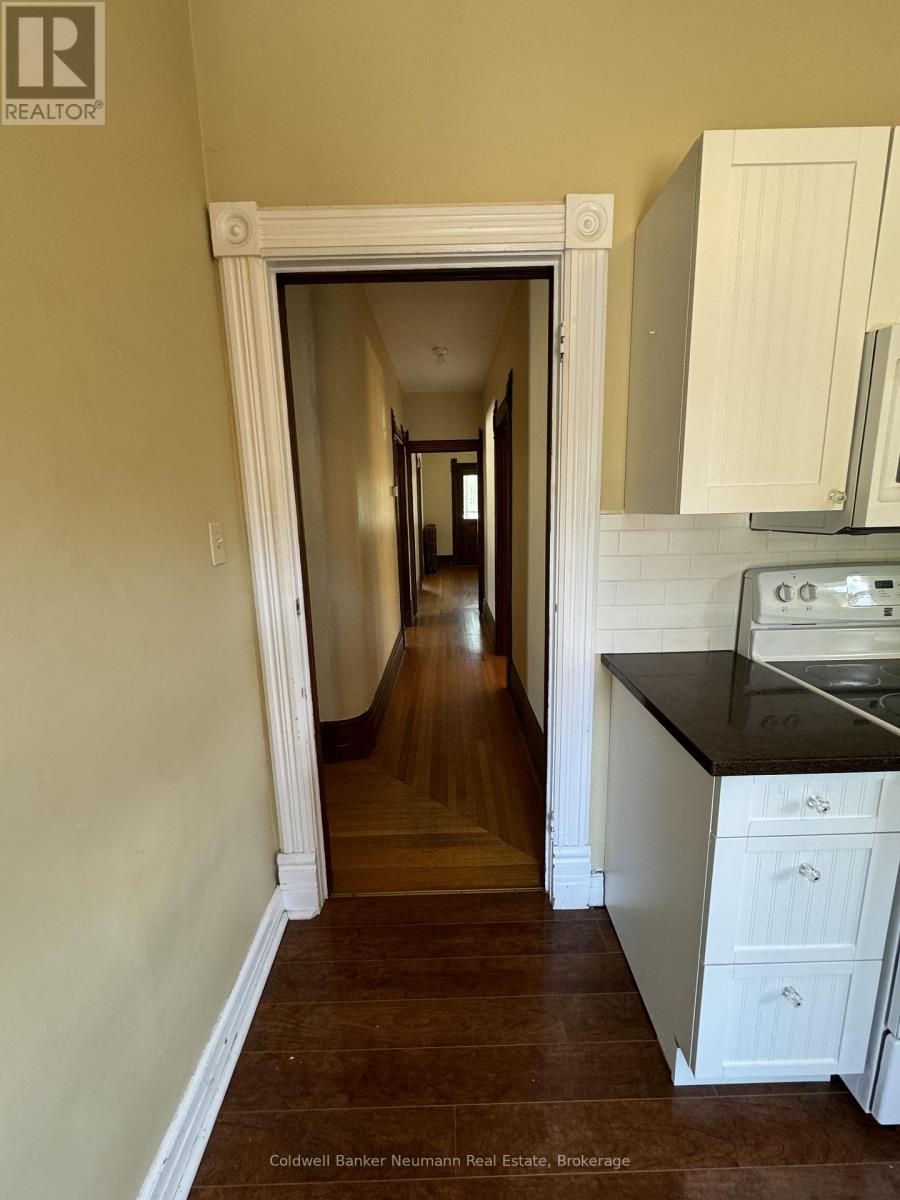 Upper - 376 Woolwich Street, Guelph (Exhibition Park), Ontario  N1H 3W7 - Photo 4 - X12873478