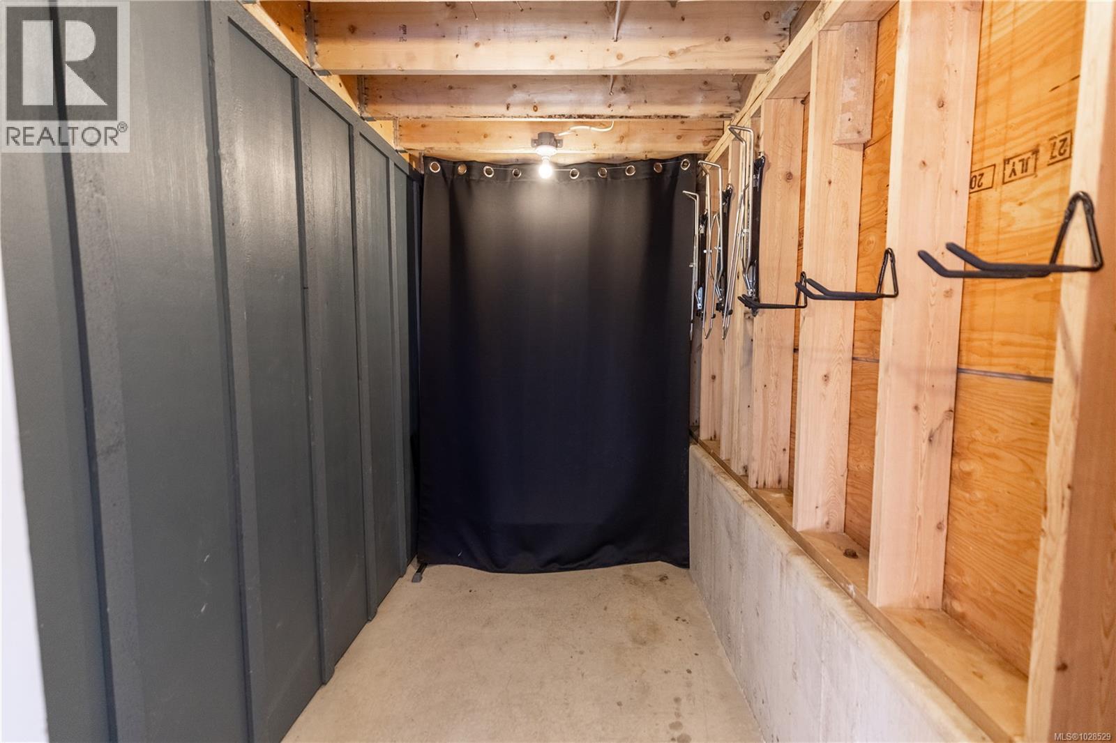 2746 Penrith Ave, Cumberland, British Columbia  V0R 1S0 - Photo 42 - 1028529