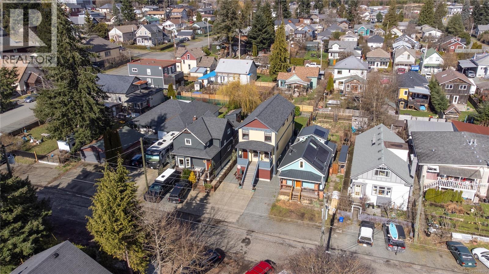 2746 Penrith Ave, Cumberland, British Columbia  V0R 1S0 - Photo 45 - 1028529