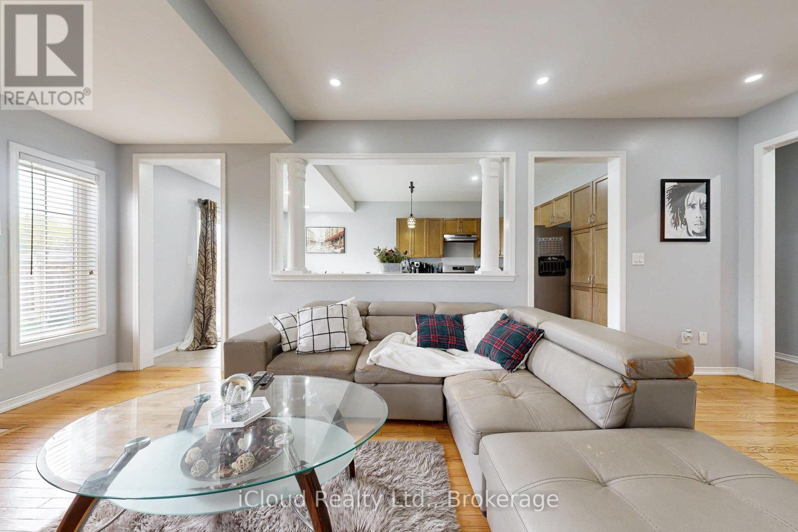 6 Mt Pleasant Avenue, Whitby (Blue Grass Meadows), Ontario  L1N 0C8 - Photo 10 - E12873508