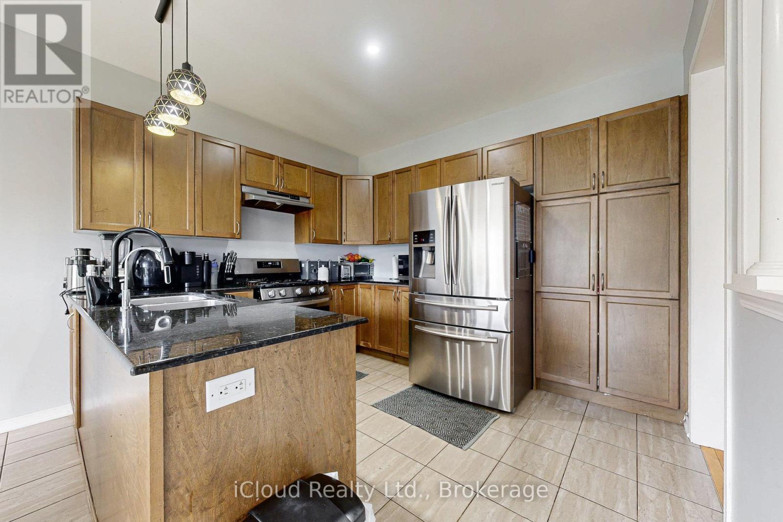 6 Mt Pleasant Avenue, Whitby (Blue Grass Meadows), Ontario  L1N 0C8 - Photo 17 - E12873508