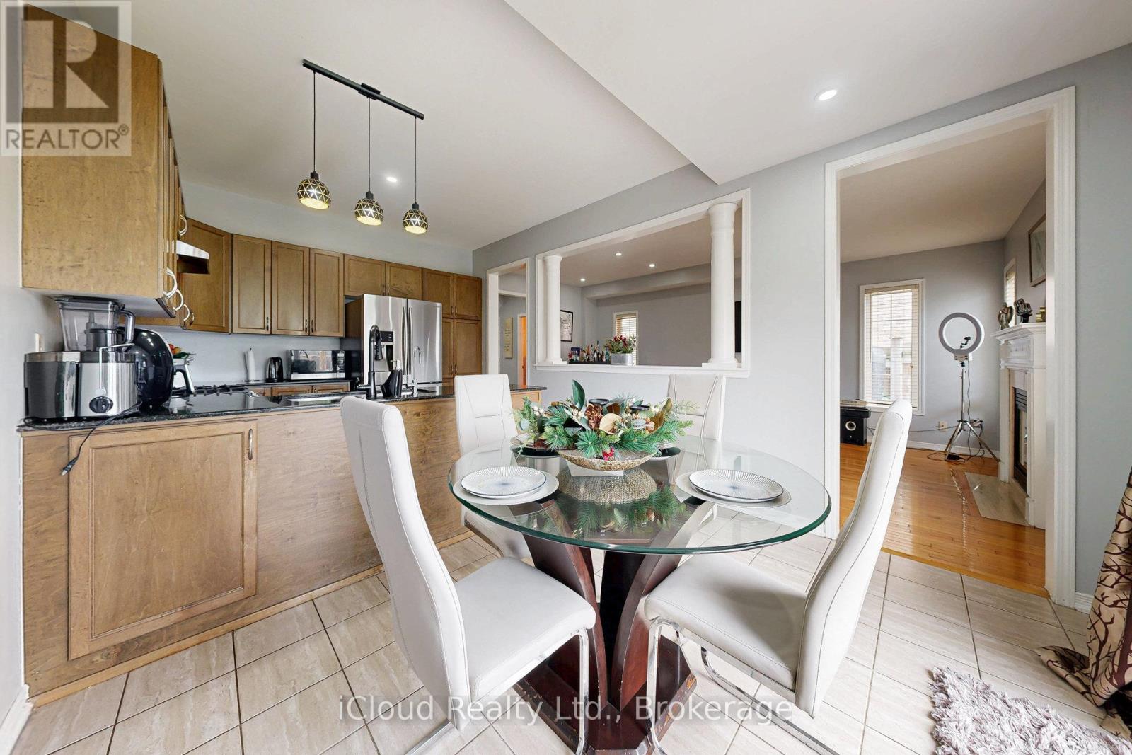 6 Mt Pleasant Avenue, Whitby (Blue Grass Meadows), Ontario  L1N 0C8 - Photo 19 - E12873508