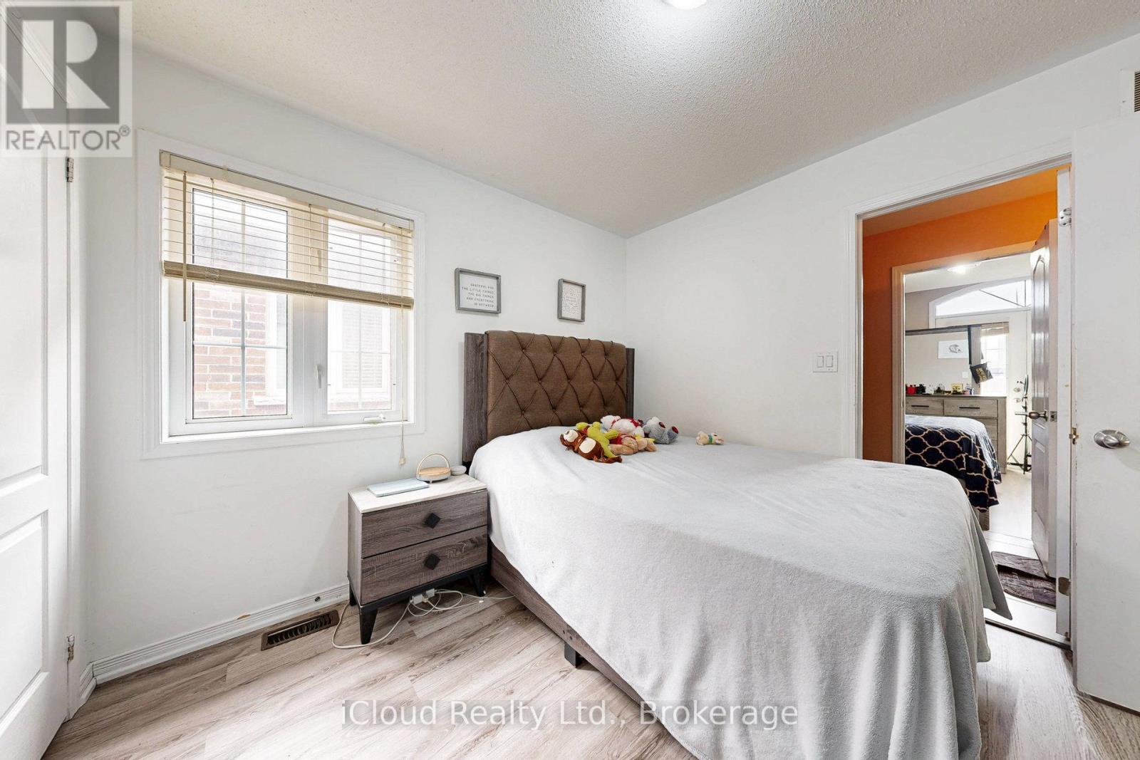 6 Mt Pleasant Avenue, Whitby (Blue Grass Meadows), Ontario  L1N 0C8 - Photo 30 - E12873508