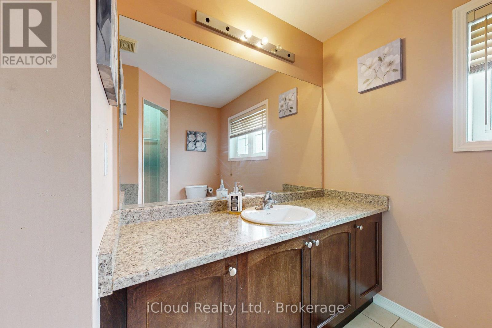 6 Mt Pleasant Avenue, Whitby (Blue Grass Meadows), Ontario  L1N 0C8 - Photo 32 - E12873508