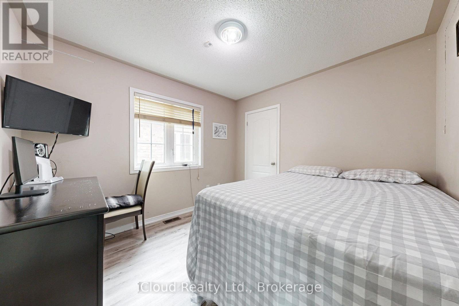 6 Mt Pleasant Avenue, Whitby (Blue Grass Meadows), Ontario  L1N 0C8 - Photo 34 - E12873508