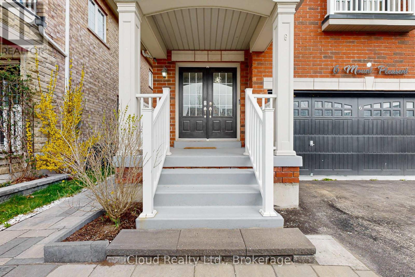 6 Mt Pleasant Avenue, Whitby (Blue Grass Meadows), Ontario  L1N 0C8 - Photo 4 - E12873508