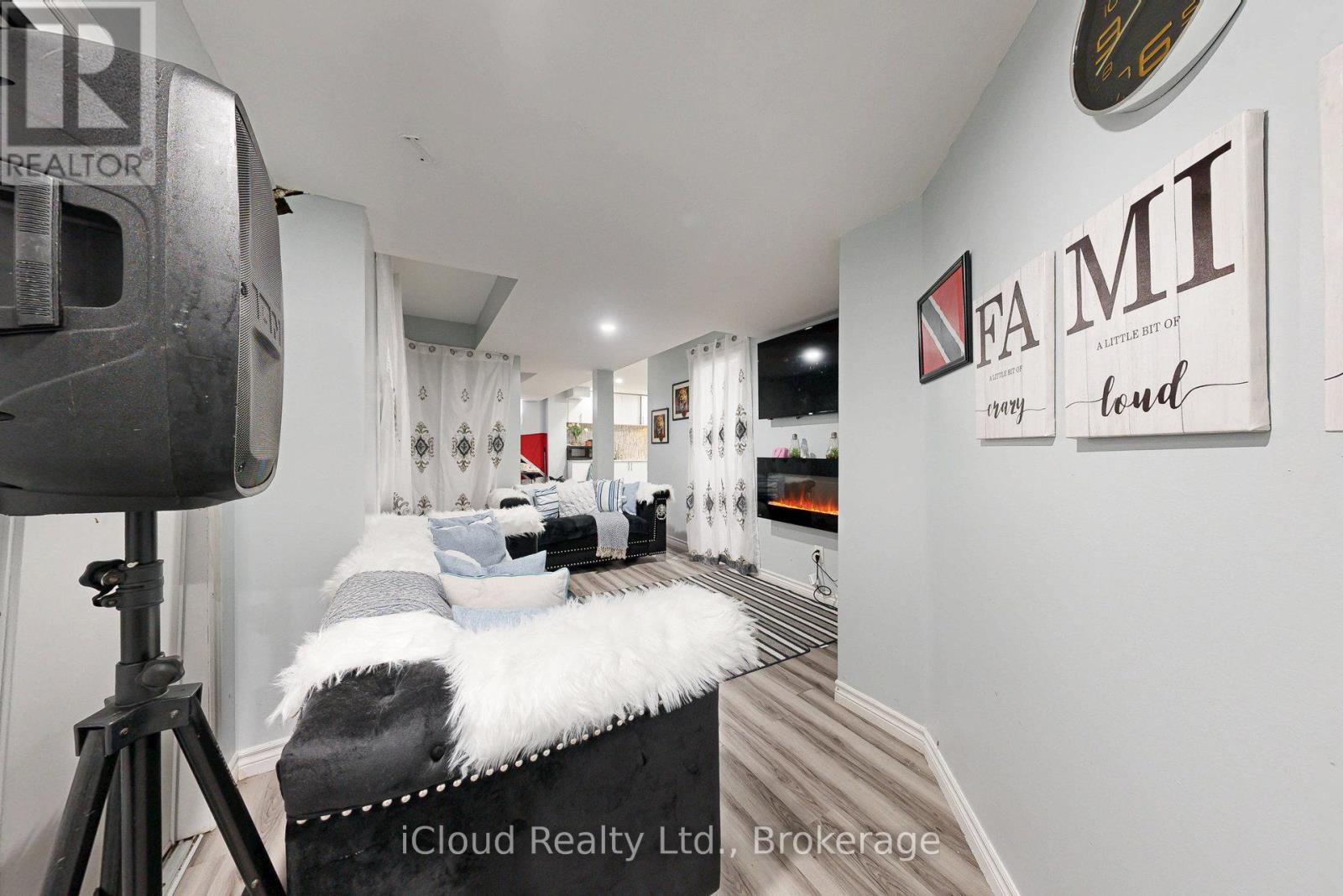 6 Mt Pleasant Avenue, Whitby (Blue Grass Meadows), Ontario  L1N 0C8 - Photo 41 - E12873508