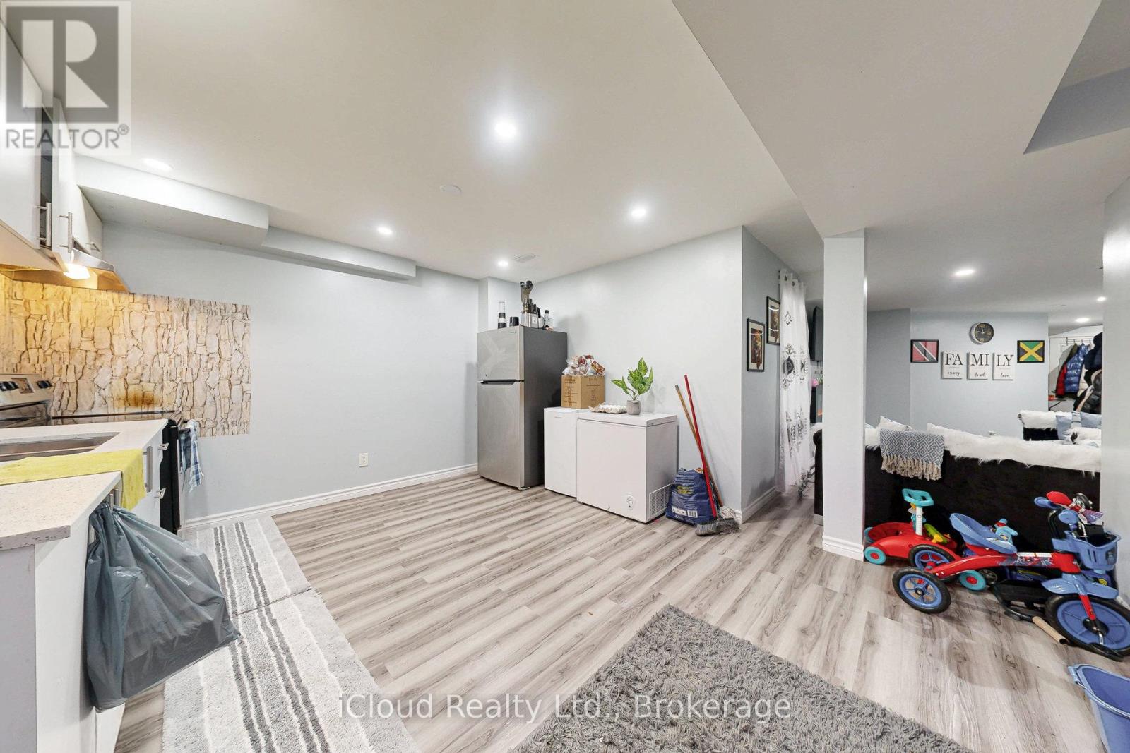 6 Mt Pleasant Avenue, Whitby (Blue Grass Meadows), Ontario  L1N 0C8 - Photo 45 - E12873508