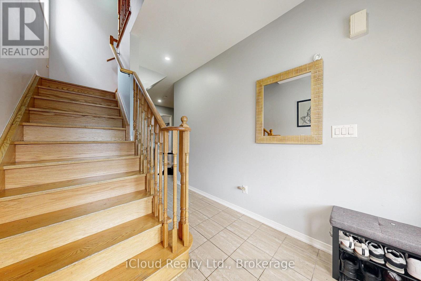 6 Mt Pleasant Avenue, Whitby (Blue Grass Meadows), Ontario  L1N 0C8 - Photo 6 - E12873508