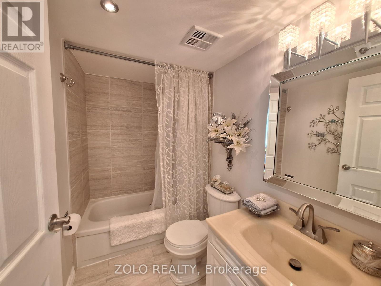 1001 - 300 Webb Drive, Mississauga, Ontario  L5B 3W3 - Photo 9 - W12822200