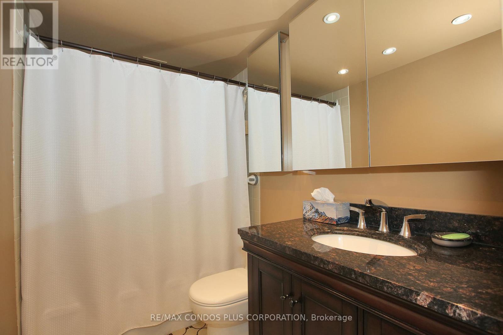 1605 - 260 Scarlett Road, Toronto, Ontario  M6N 4X6 - Photo 26 - W12860032