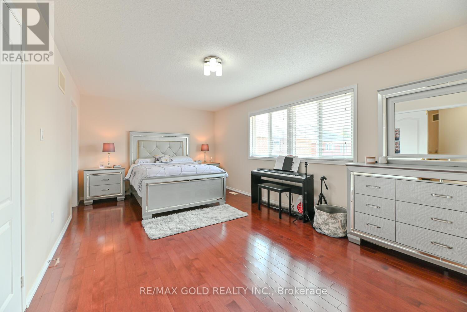 63 Hiberton Crescent, Brampton, Ontario  L7A 3C9 - Photo 21 - W12866722