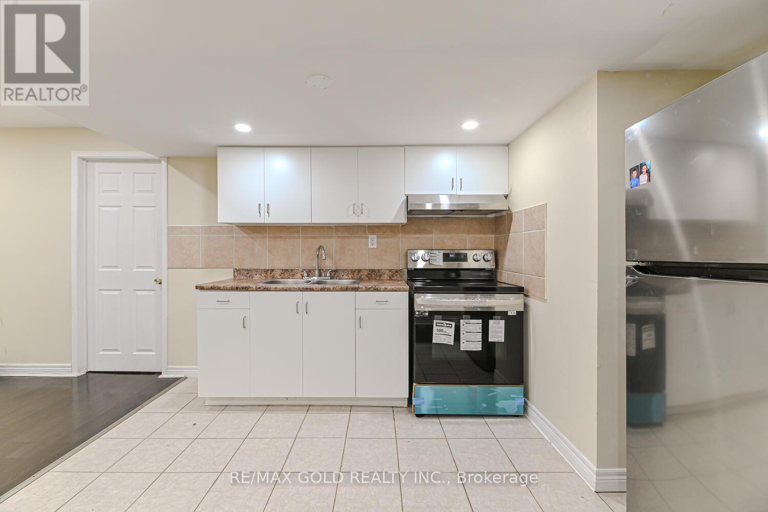 63 Hiberton Crescent, Brampton, Ontario  L7A 3C9 - Photo 39 - W12866722