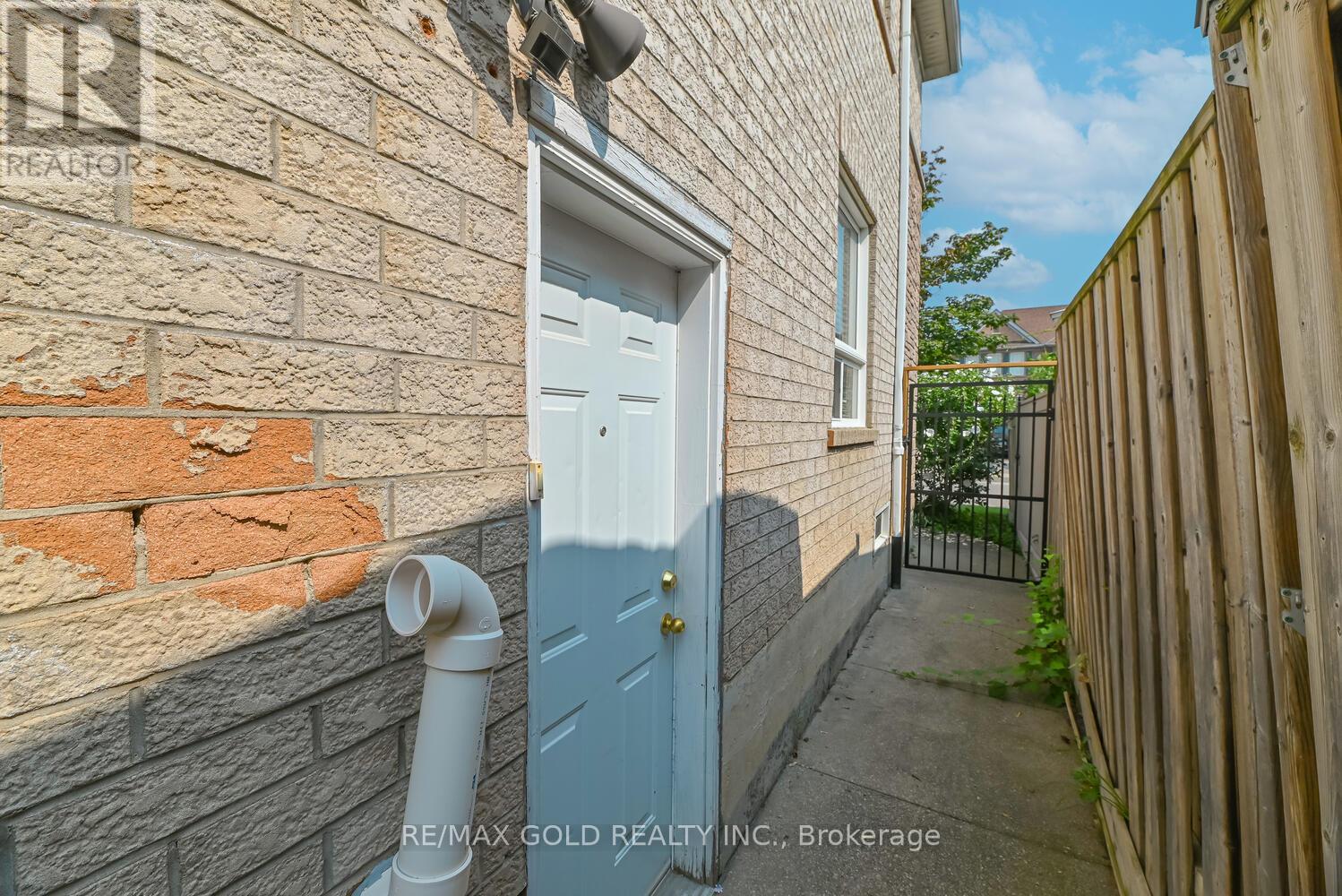 63 Hiberton Crescent, Brampton, Ontario  L7A 3C9 - Photo 47 - W12866722