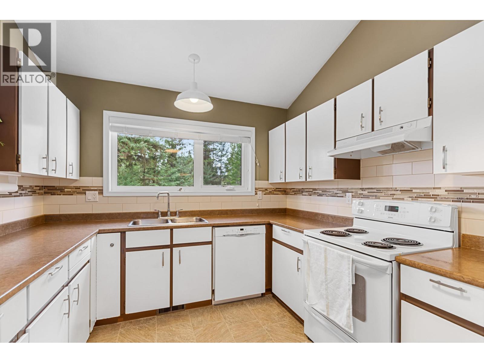 13710 Big Fir Road, Prince George, British Columbia  V2N 5B5 - Photo 8 - R3098988