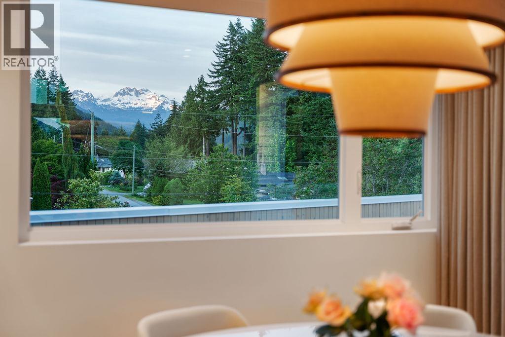 38243 Vista Crescent, Squamish, British Columbia  V8B 0B1 - Photo 11 - R3056277