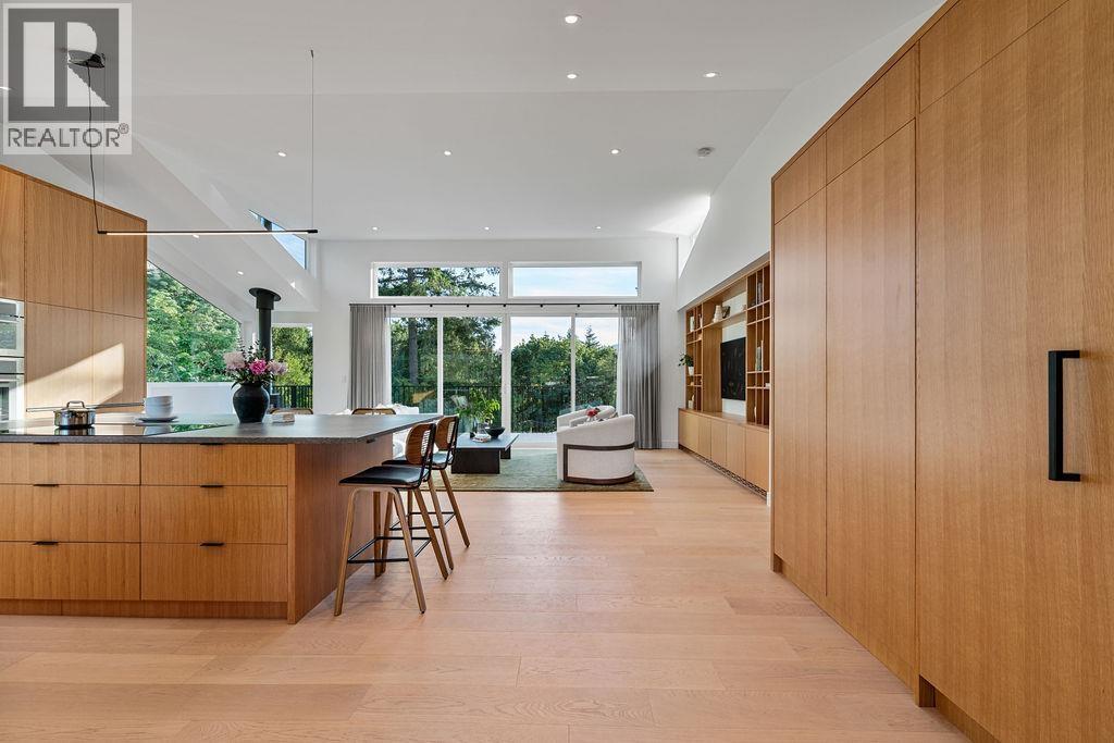 38243 Vista Crescent, Squamish, British Columbia  V8B 0B1 - Photo 6 - R3056277