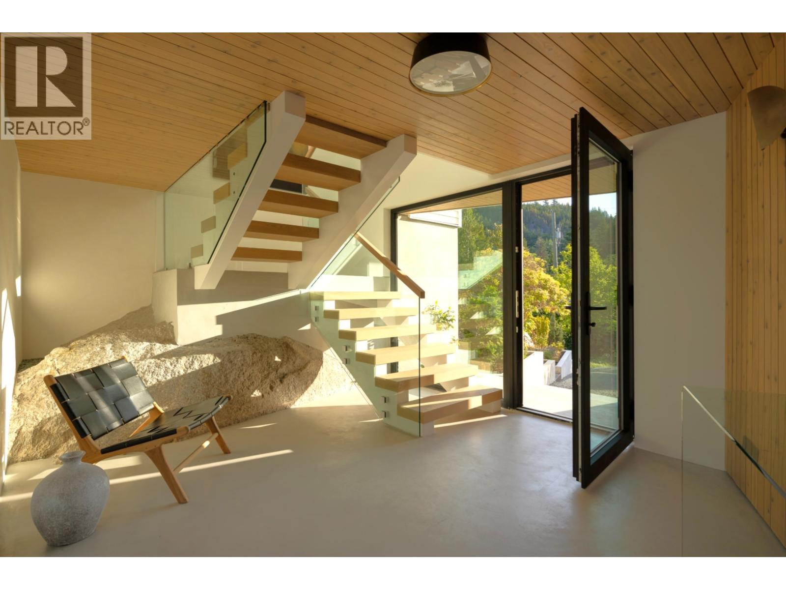 38243 Vista Crescent, Squamish, British Columbia  V8B 0B1 - Photo 26 - R3056277