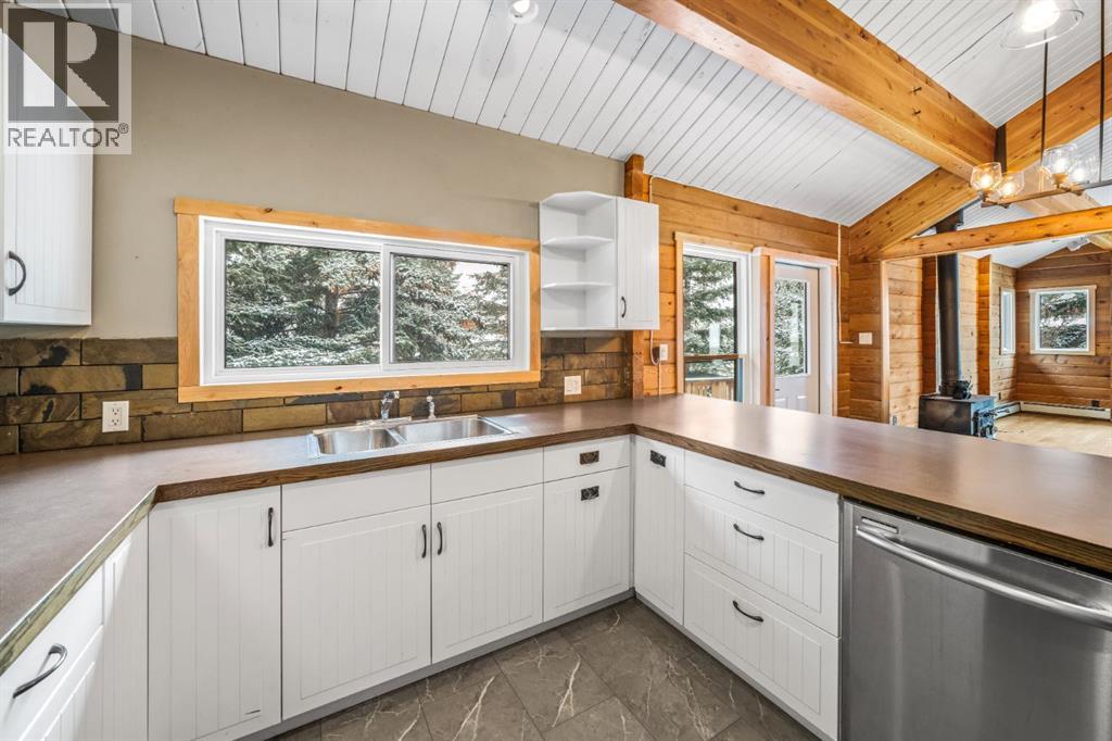 327 Silvertip Close, Canmore, Alberta  T1W 1B6 - Photo 5 - A2290030