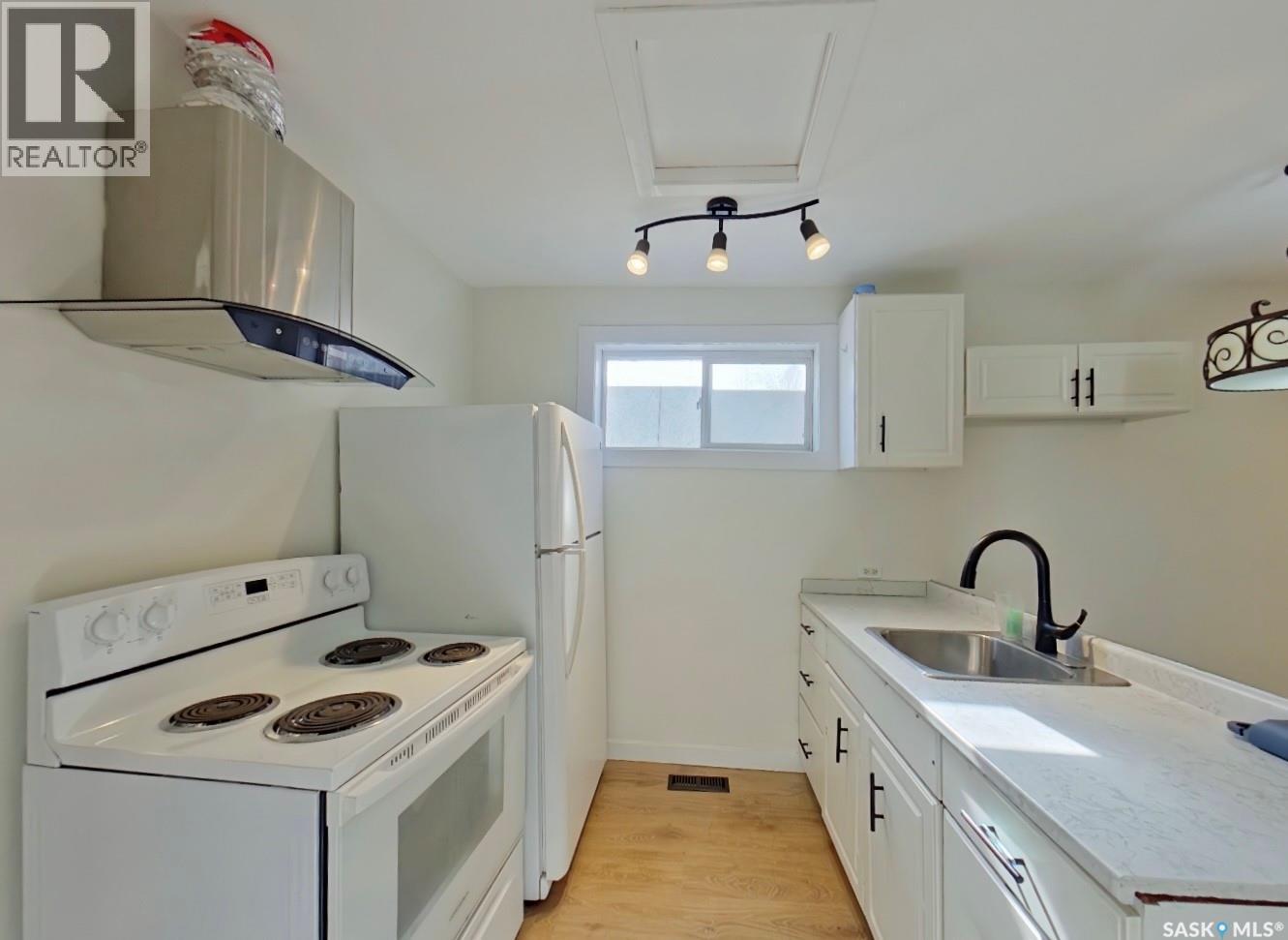 651 Queen Street, Regina, Saskatchewan  S4T 4A2 - Photo 5 - SK030190